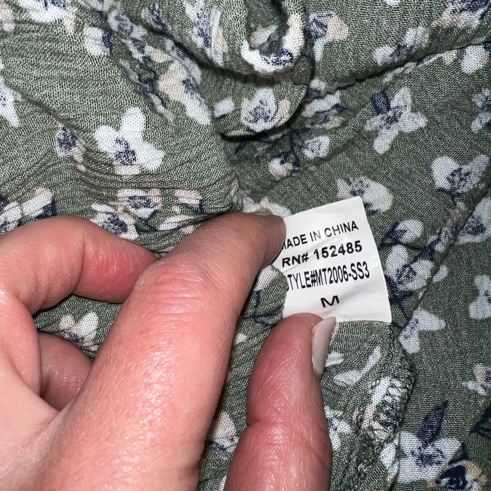 Full Moon, women’s maternity blouse, stitch fix, medium, green floral - Picture 5 of 5